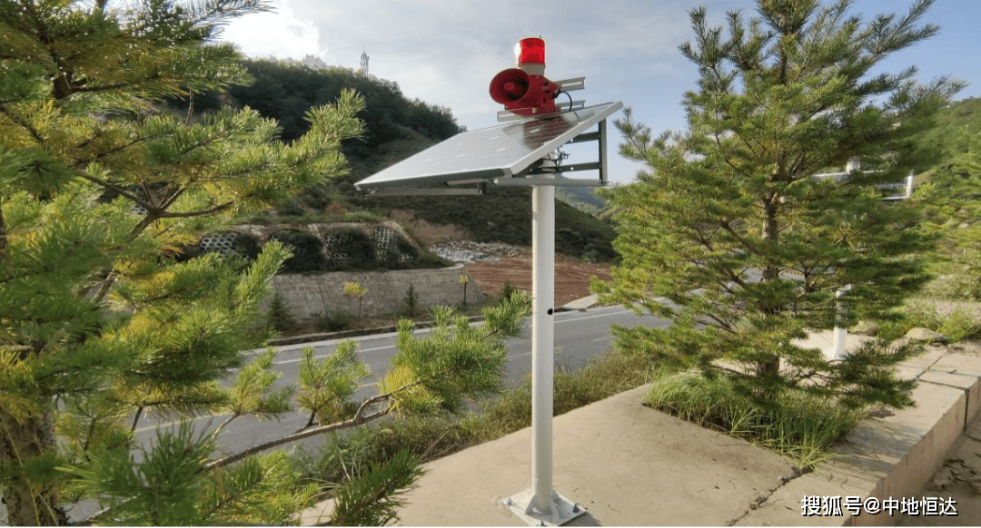 陕西省某矿山边坡地质环境监测项目案例_降雨量_设备_振动