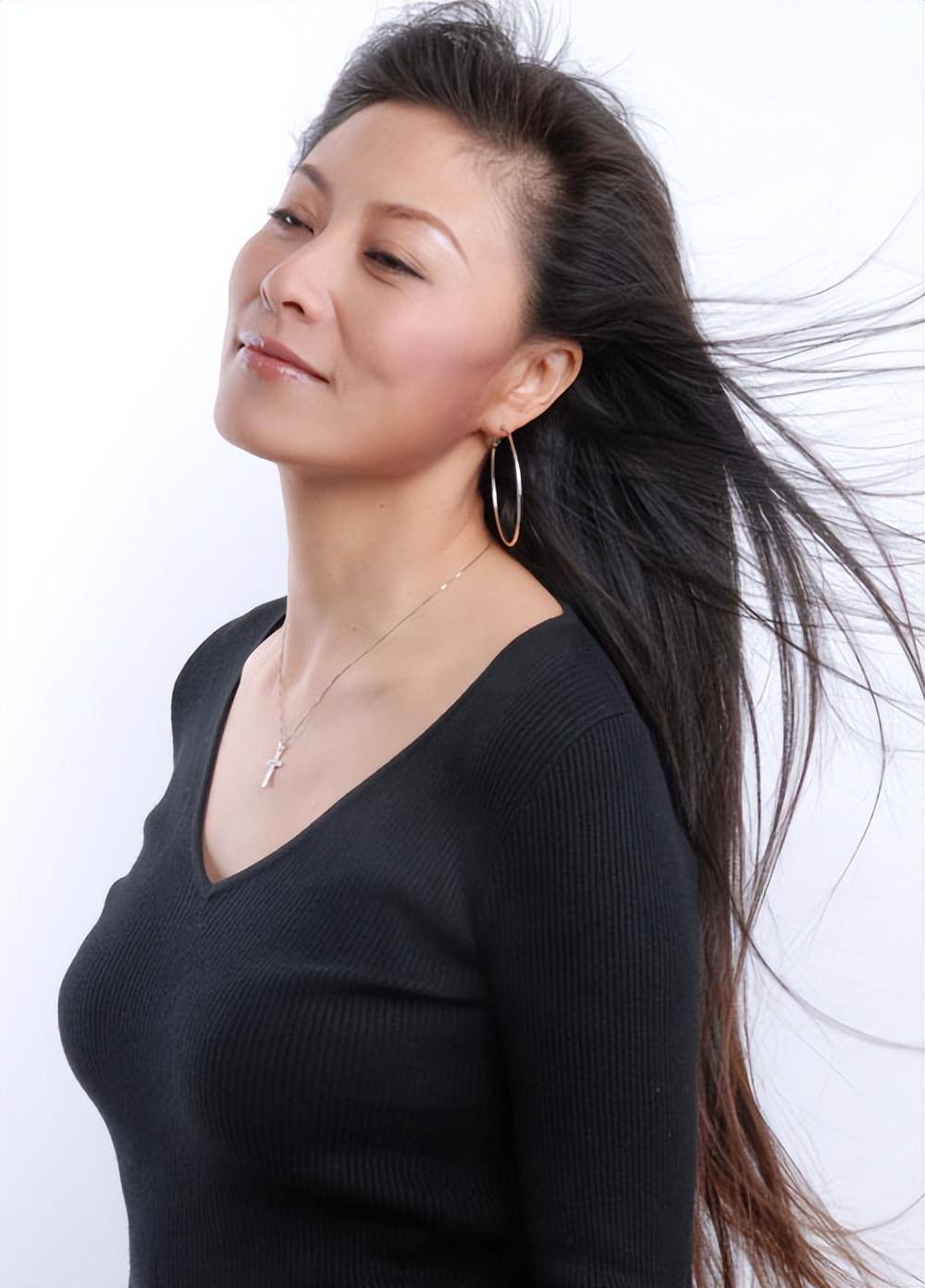 悲情岳红:离异,患癌,惨遭绑架,她都赶上了