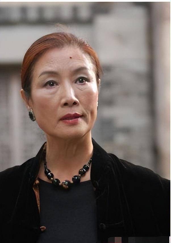 吕中:23岁嫁人,与丈夫恩爱53年难舍难分,一双儿女是她的骄傲