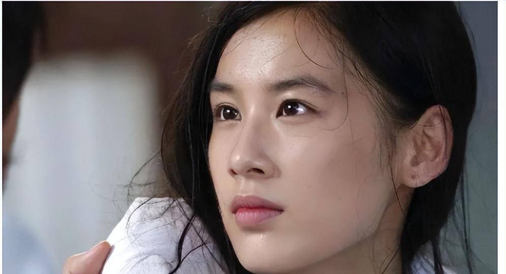 忍辱负重了8年,"星女郎"被二婚男养成金丝雀_黄圣依_杨紫_公司