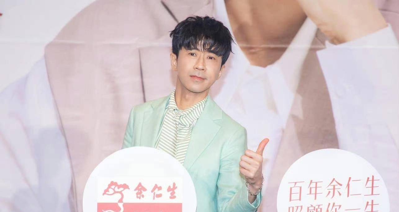 人家想保护家人隐私没错,这毕竟是私事,而且光良已经50岁了,没必要