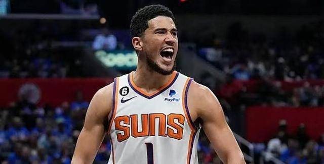 马克卡宁空中38分,杜兰特39 10命中,布克成功转型._比赛_柯林斯_nba