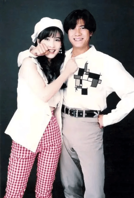 郭富城赛车出车祸!抛弃熊黛林迎娶小娇妻,情史混乱的他终遭"反噬"了?