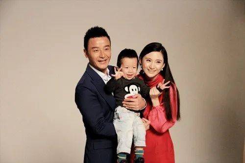 他长得帅,演技好,出道18年不温不火却很幸福,对小妻子有愧_刘姝_刘牧