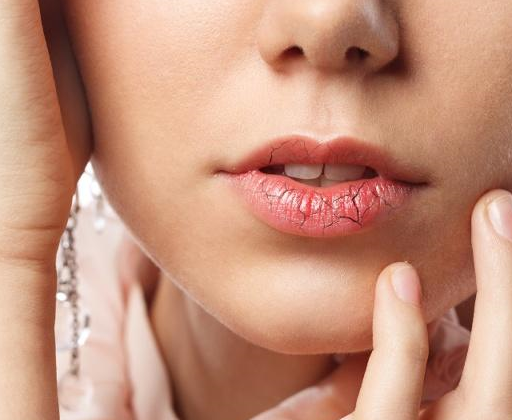 从嘴唇看健康状态,无论男女,若出现这些"现象",可别忽视了_身体_血液