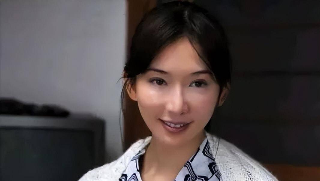 天道有轮回,被家暴到假体飞出的林志玲,终于为她的选择付出代价_变化