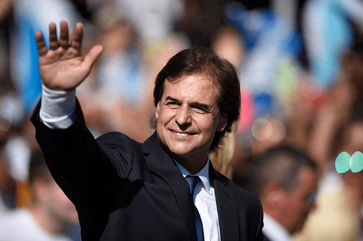 乌拉圭总统访华,做了好榜样,难兄难弟好好学学,怎么与大国相处_巴拉圭