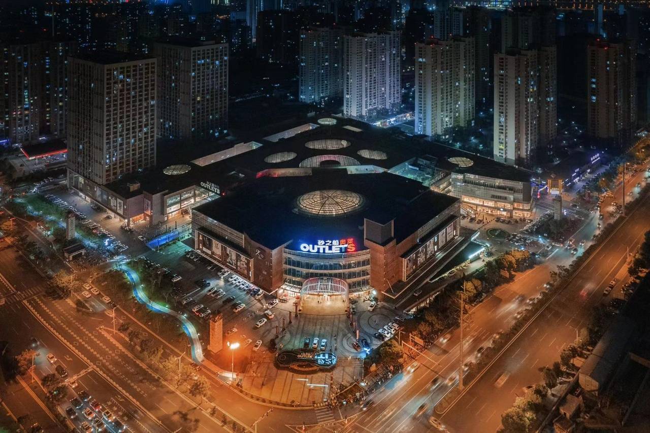 明发阅江悦府项目位于长沙市月亮岛金星北路与月亮岛路交汇处,品牌