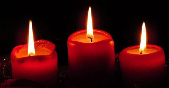 同时,蜡烛也有蜡炬成灰泪始干的意思,它在古代的意思是一首爱情诗