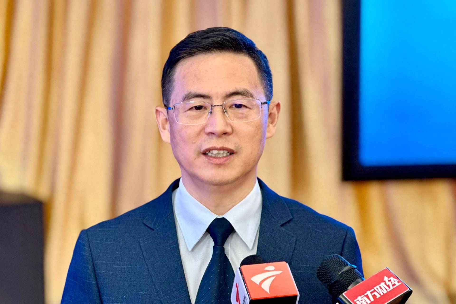 东莞市政务服务数据管理局党组书记,局长张志云.