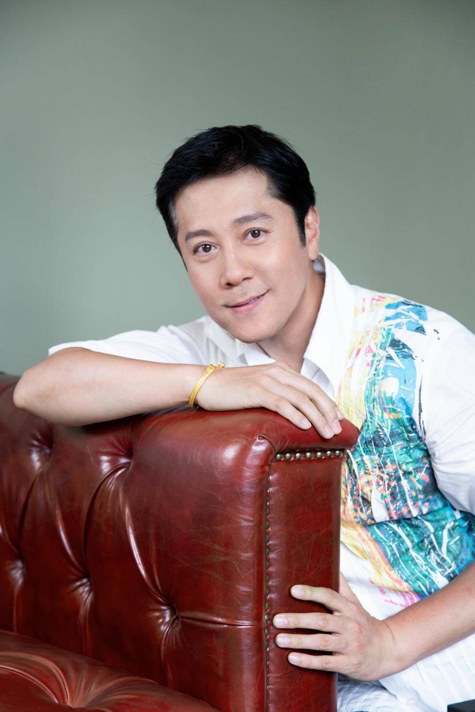 蔡国庆甄嬛披风照引热议,从春晚红人到综艺咖,一首歌的传奇之旅_网友