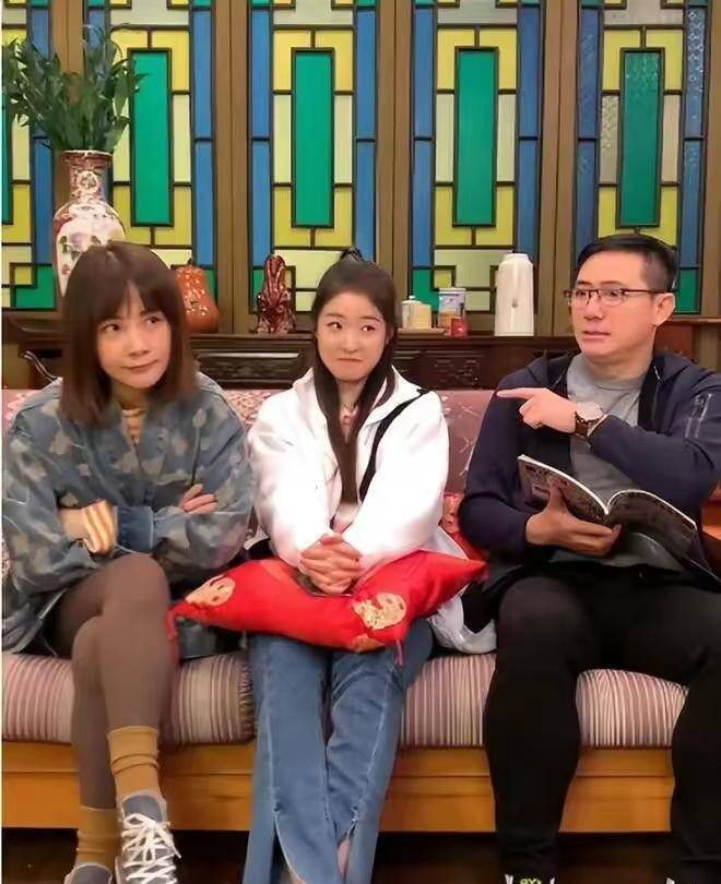 52岁"康祈耀"彭新智的全家福,儿子比康枝子还大,妻子相貌平凡_刘涛