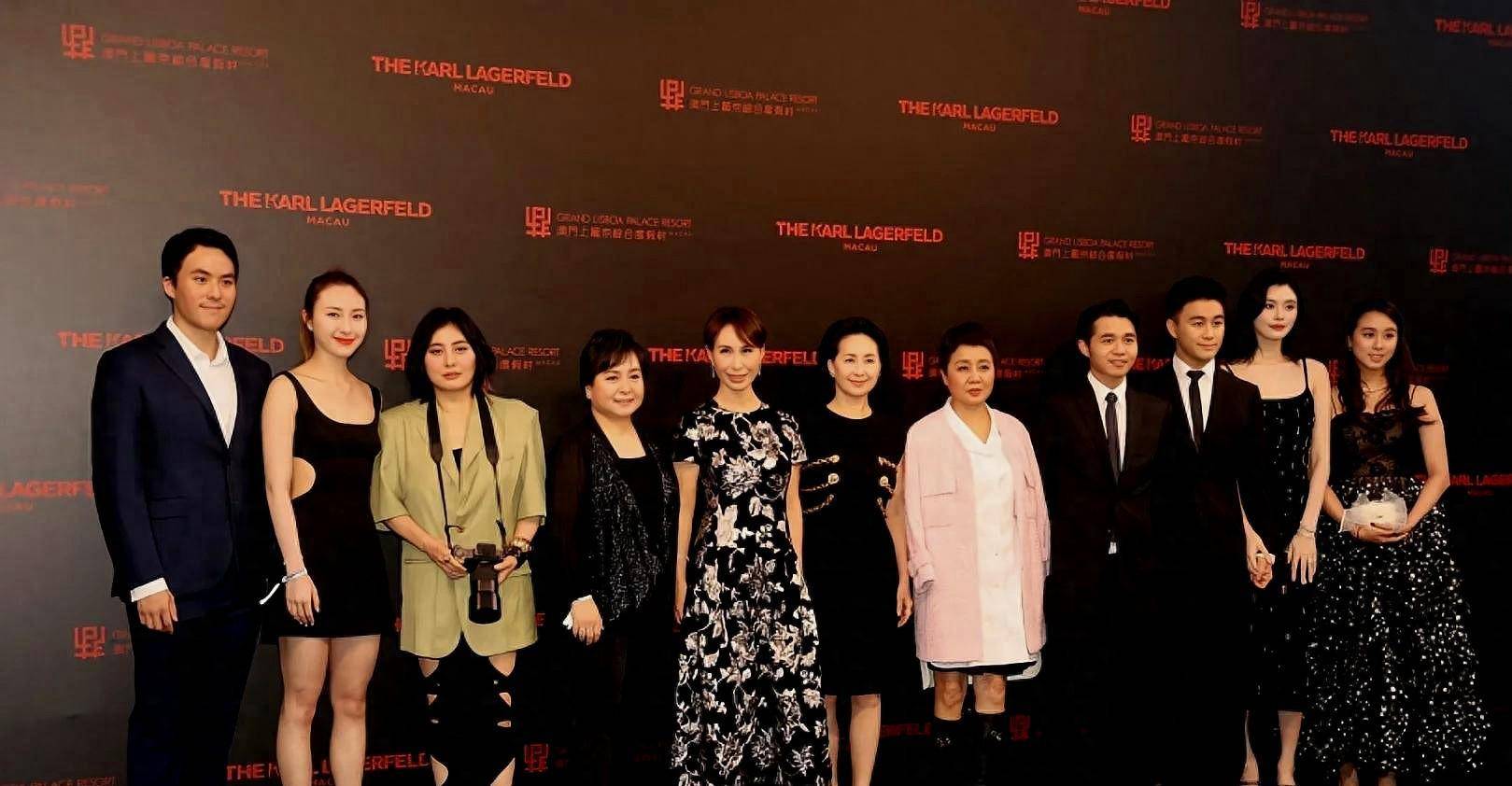何猷君紧牵奚梦瑶,63岁四太太和60岁何超琼罕同框_何家_梁安琪_外界