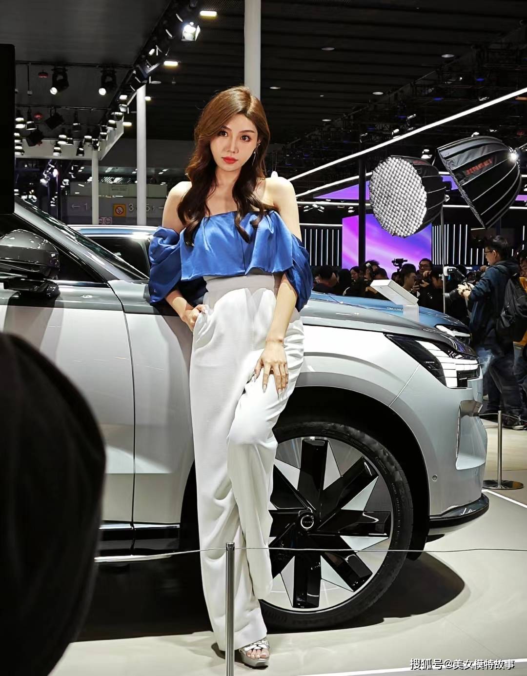 希望大家能够喜欢,我才有信心一直提供给大家欣赏,模特有很多,名字