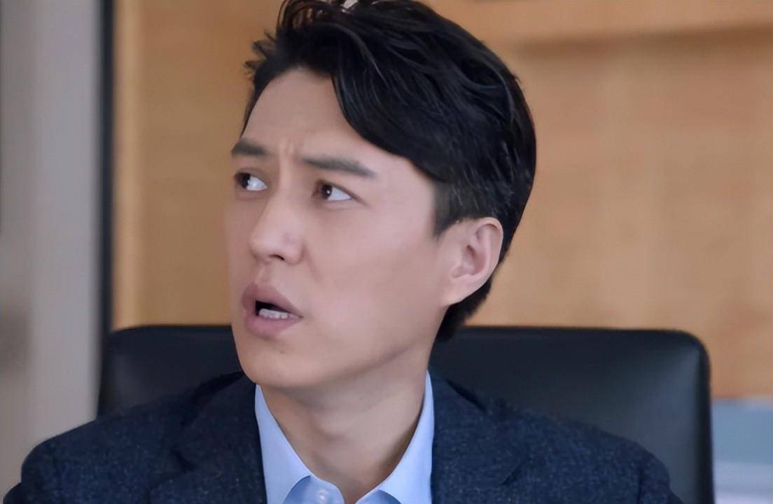 全程摇头晃脑,表情狰狞,靳东带来"国家一级演员"教科书式演技_表演