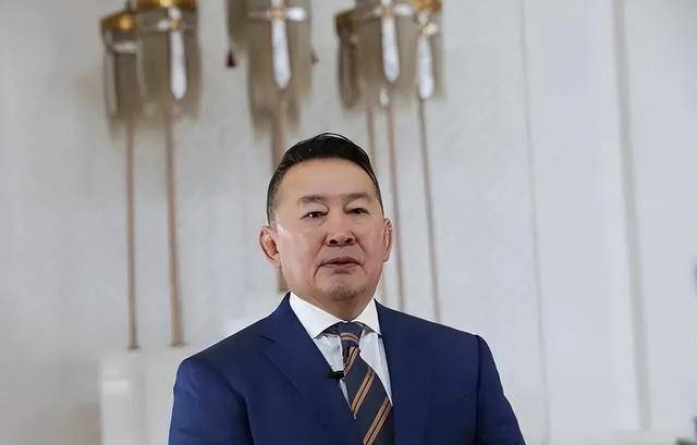 现实版贫民窟的百万富翁,看蒙古国"肌肉"总统——巴特图勒嘎_生活