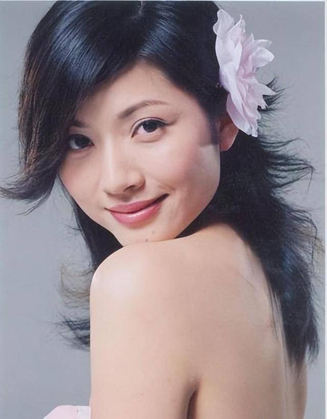 14岁成名,29岁嫁豪门,45岁痛失爱女的主持人吉雪萍,现况如何?