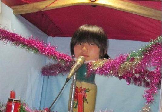 真人没手没脚,以瓶为身,花瓶姑娘是如何做到的?_表演_人们_戚夫人