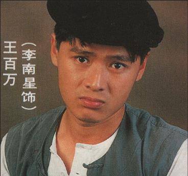 几位新加坡男演员对比,陈之财转行当艺术家,周初明经营餐馆生意_周楚