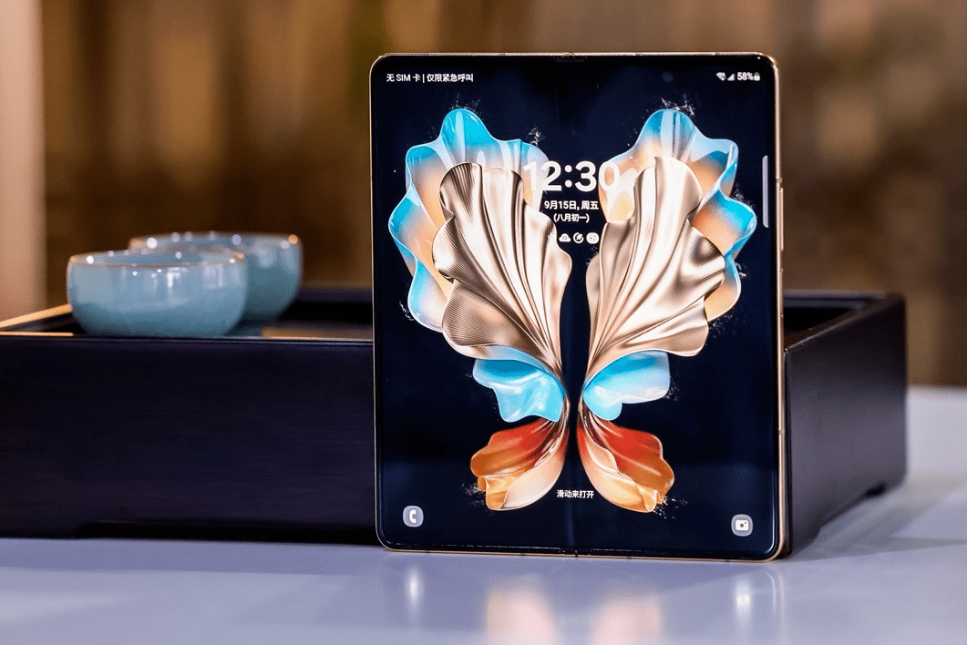 三星的折叠屏之路上"杀"出个华为_手机_林辉_用户