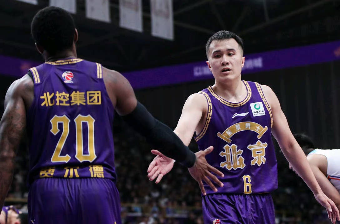 扶正陈国豪!北控男篮"抬价"逼退广东,闵鹿蕾想要换胡明轩?_位置_比赛_