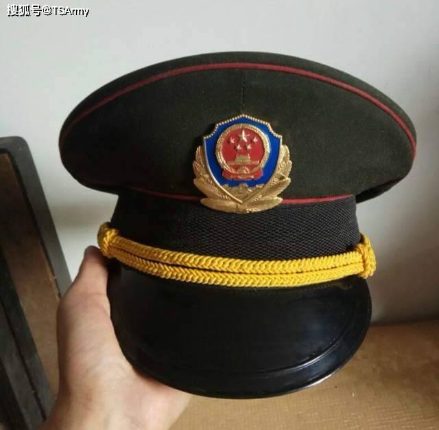 中国公安74年的警帽变迁史