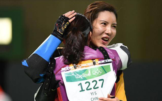 射击冠军杜丽:满脸痘痘消失,蜕变成"女神",如今39岁愈发动人_奥运