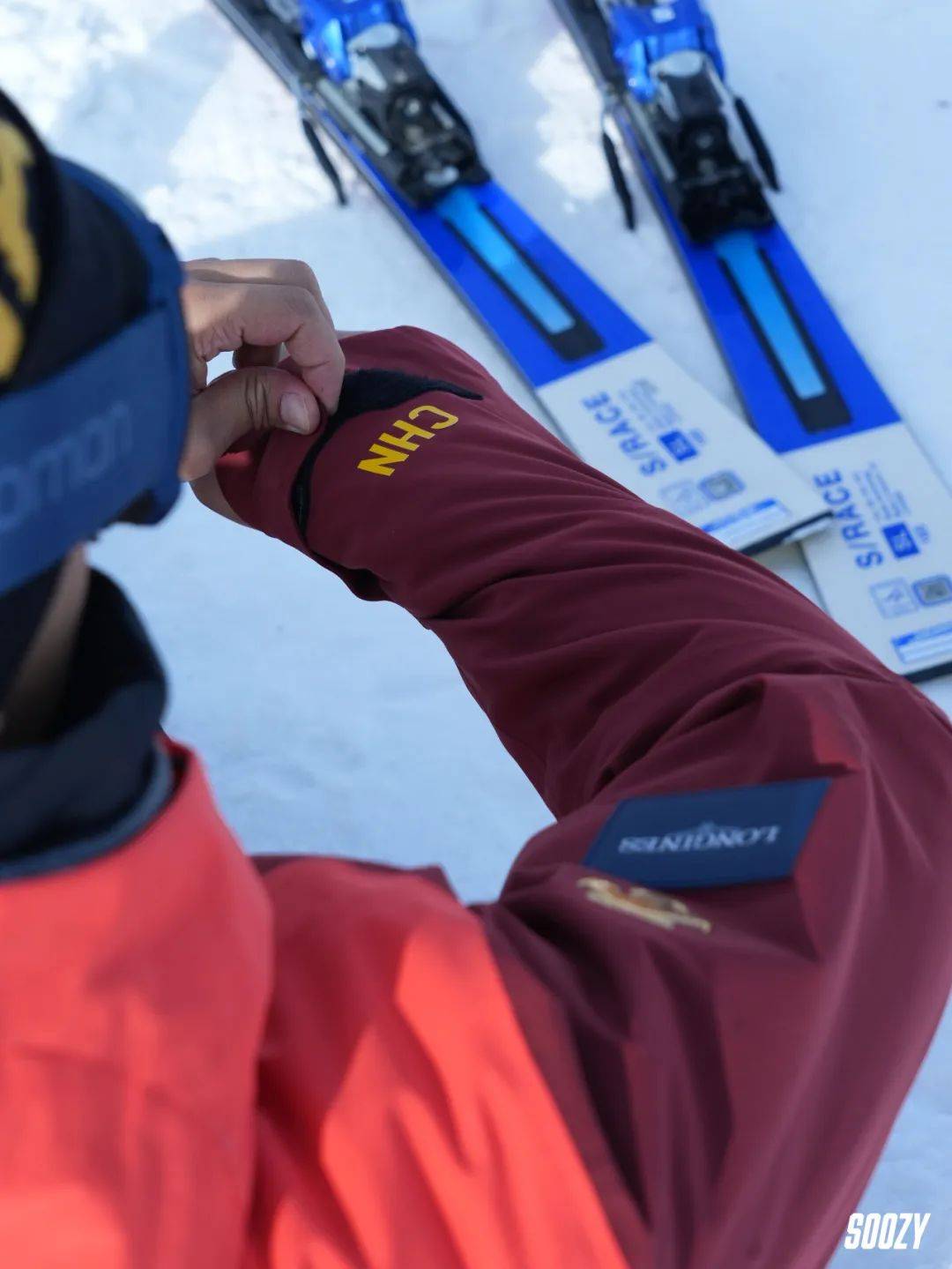 2022冬奥会中国滑雪服图片