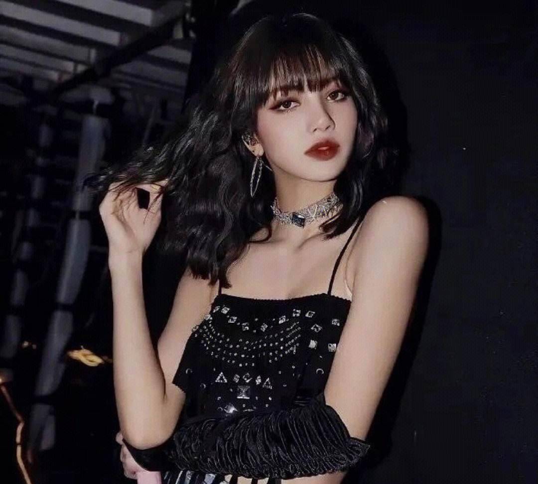 lisa疯马秀功不可没,她们成贵族了_音乐_荣誉_贡献