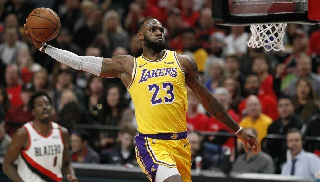 格兰杰是一个特例吗?这确实不是真的.真有人敲诈詹姆斯一年赚几千万.