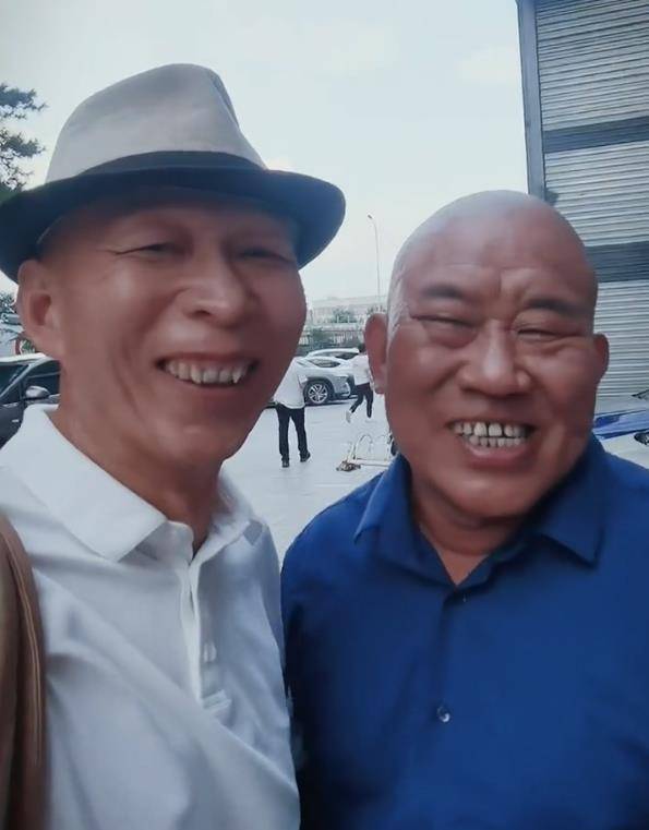央媒点名杜旭东祝福视频,35年兵龄却没有做好榜样_角色_网友_反派