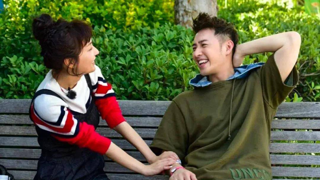 吴昕郑凯恋情再起风波,四年绯闻再起,网友热议,情感疑云重重_低调