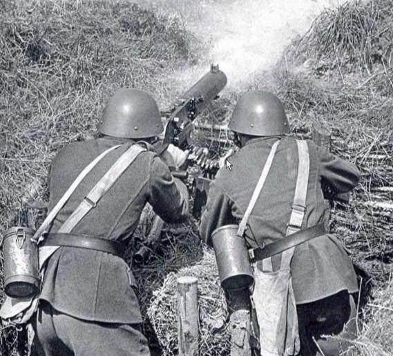捷克布鲁诺兵工厂出品,曾被作为反坦克机枪使用,直到60年代还有很多