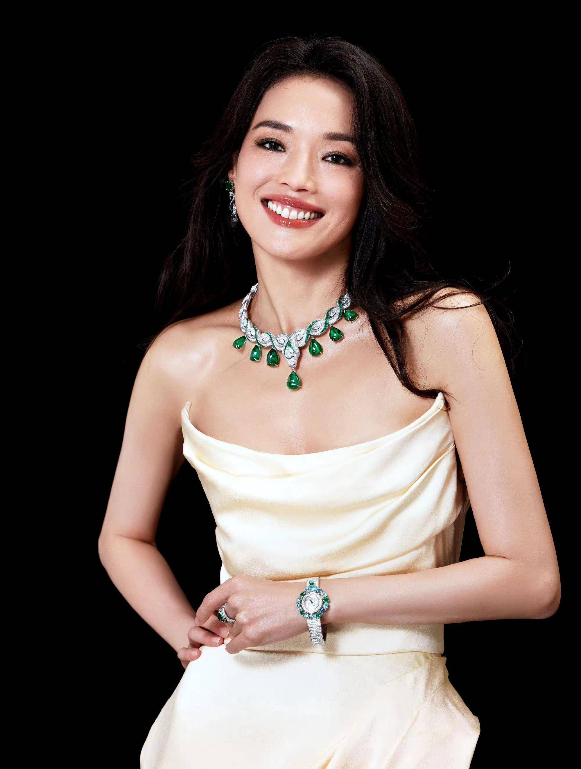 一夜,47岁舒淇用松弛感证明,美人不在皮也不在骨,而在魂_珠宝_女明星