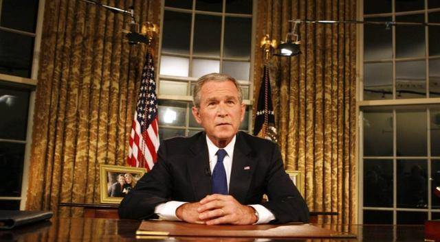 小布什当了8年美国总统,为何很多人说他不太聪明,真没啥优点吗