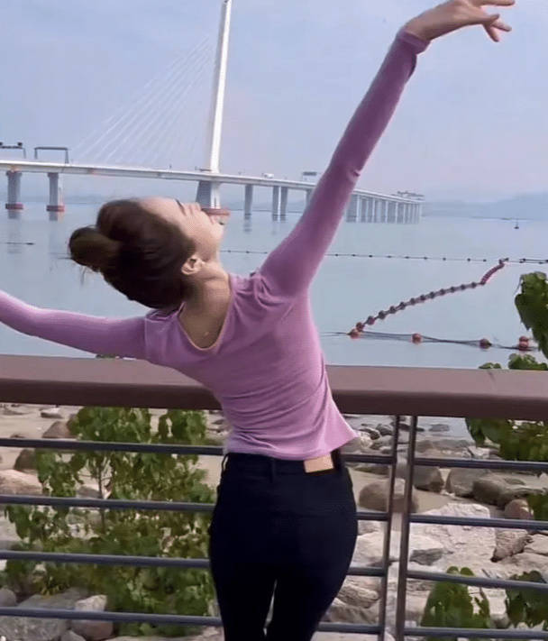 恒大白珊珊私密照曝光,粉丝狂飙50万,幕后黑手竟是