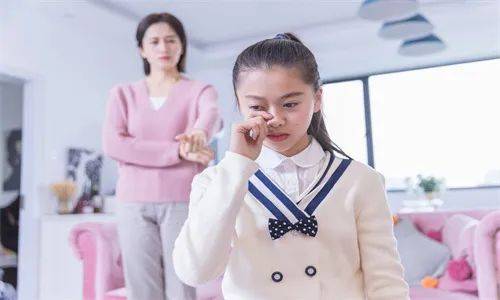 14歲小女孩叛逆期如何教育?找對方法很關鍵!_女孩子