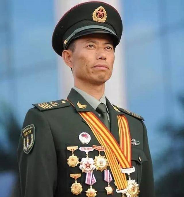 中国导弹兵王:把责任扛在肩上,把事业装进胸膛,不辱国家的使命_解放军