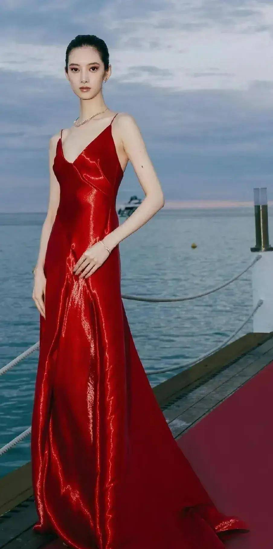 国际超模-cici项偞婧写真集_世界_cm_图片