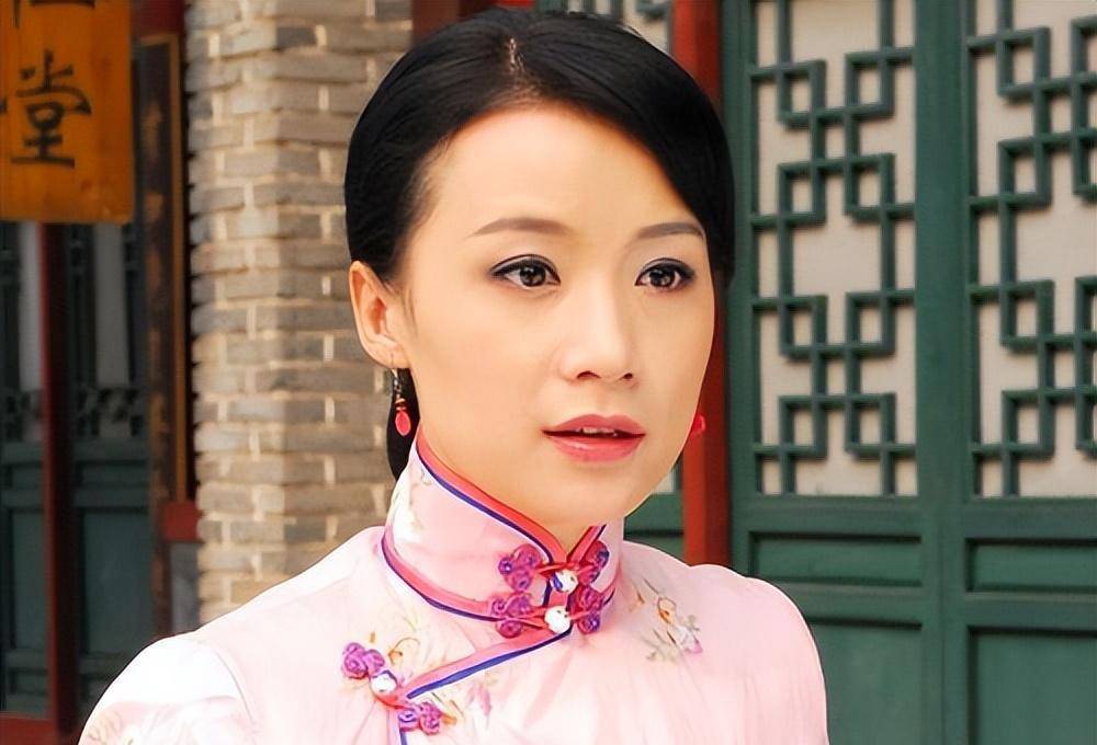 曾经的"国民媳妇",红过刘涛,杨幂作配,为何亲手毁掉前程?