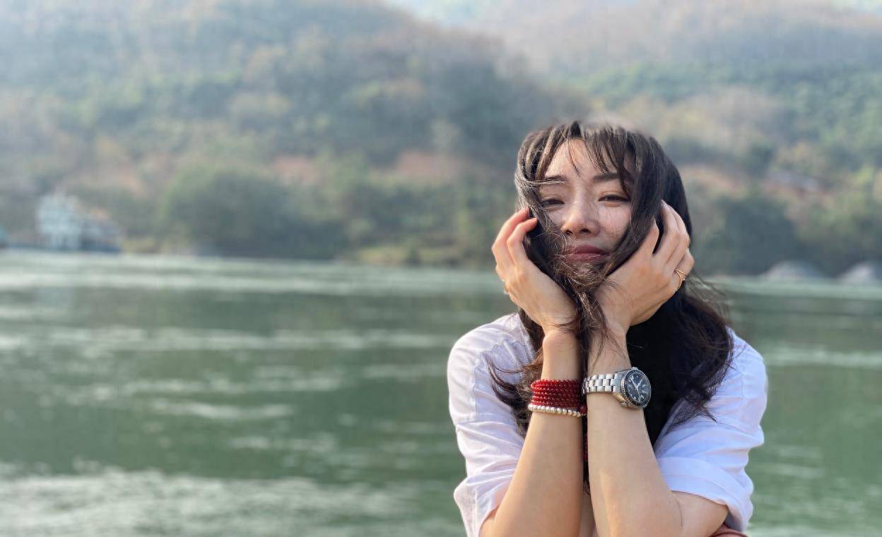 她长得漂亮,演技好,出道20年不温不火 却也很幸福知足_陈洁_角色_生活