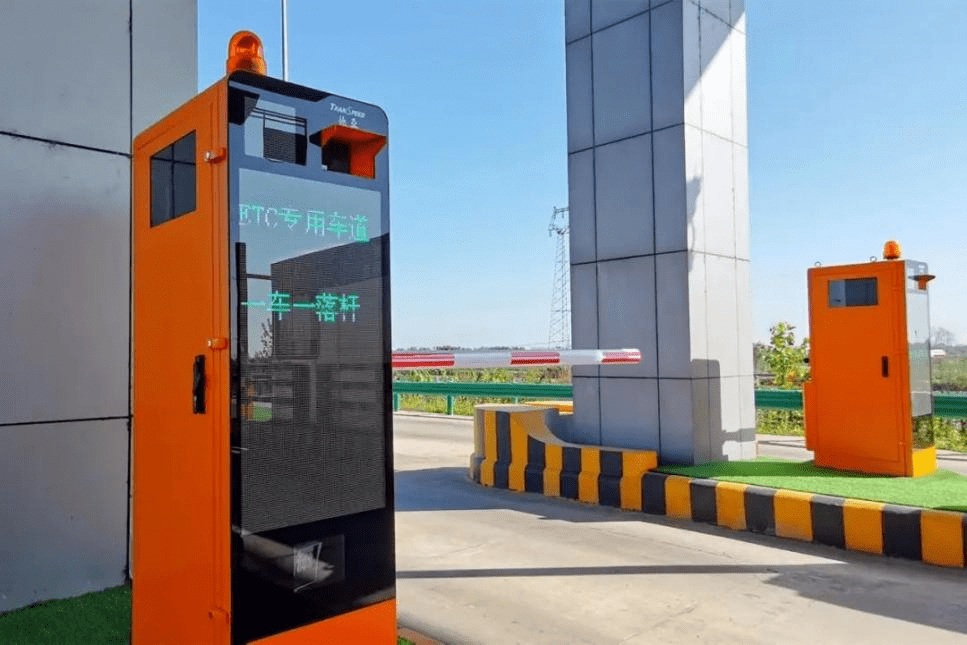 湖北中交首个标准化无人值守智慧收费站在嘉鱼正式启用_潘家湾_车道