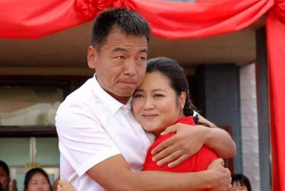 演员王茜华:我这辈子最正确的决定,就是45岁高龄为小丈夫生儿子_周静