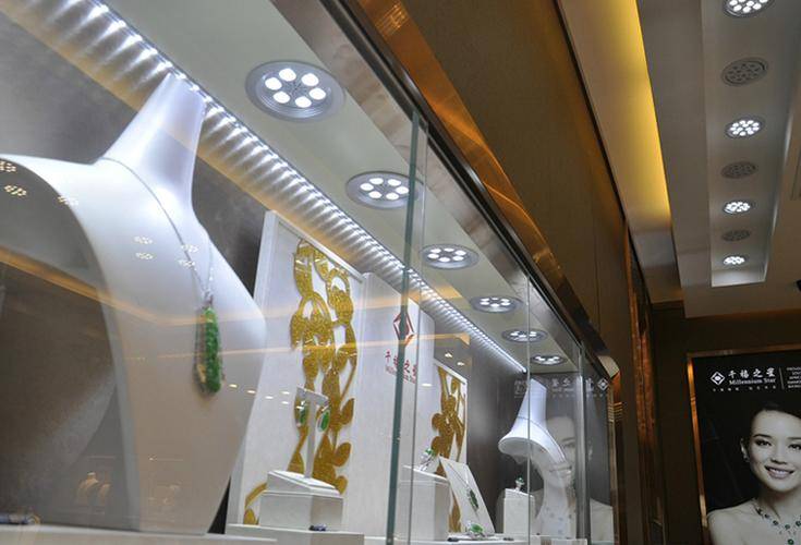 珠宝店照明设计要素:打造璀璨闪耀的视觉盛宴_顾客_灯光_购物