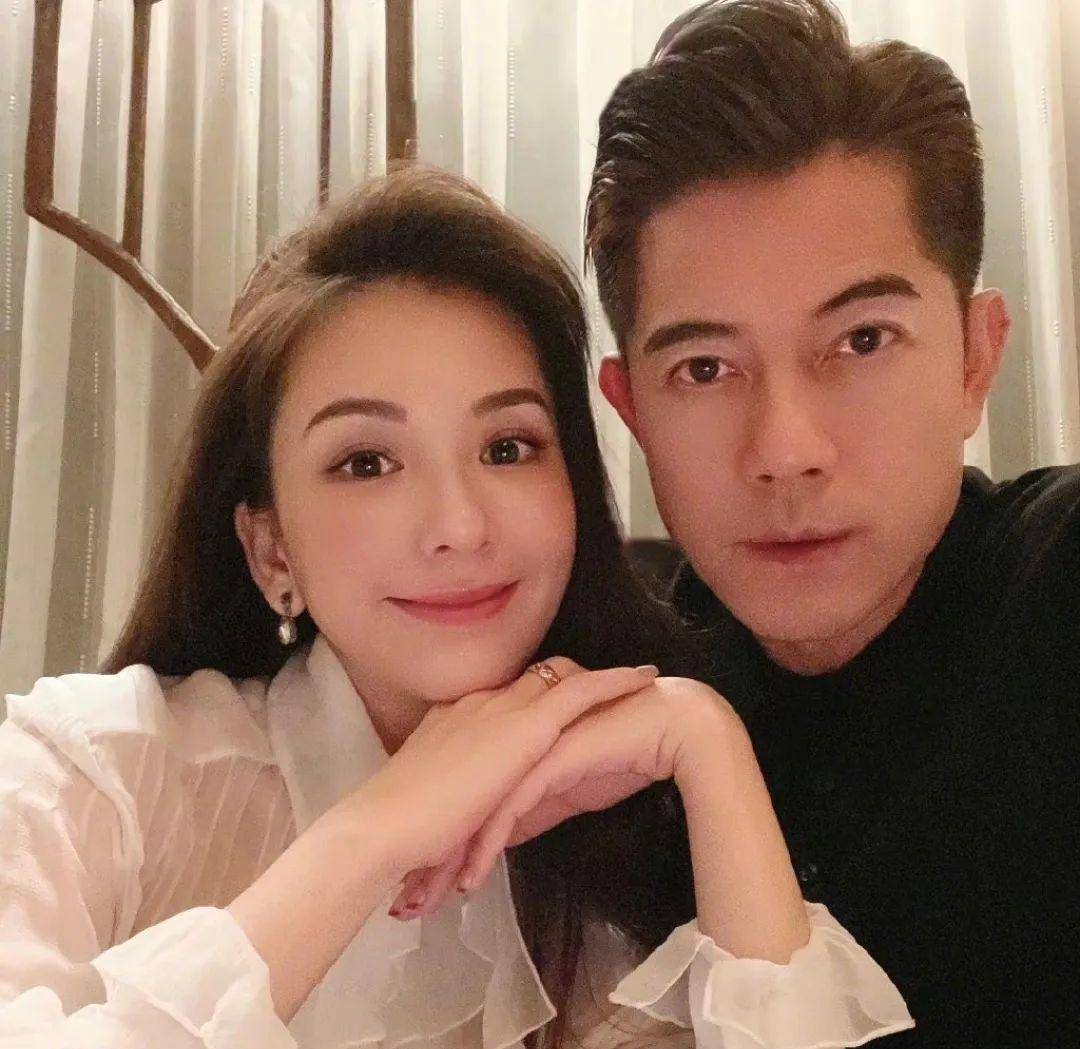 如今,郭富城与方媛结婚已有6年,育有两个漂亮的女儿.