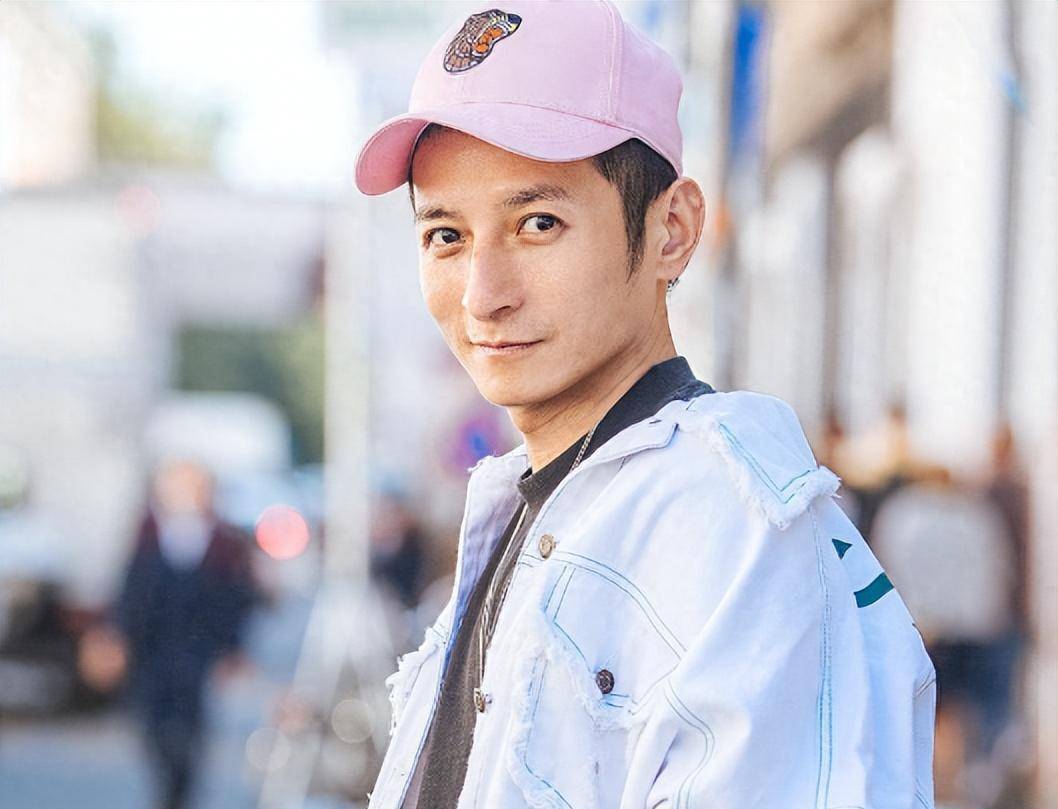 事实证明,逐渐"消失"的主持人李维嘉,如今已走上了另一条大道_何炅_私