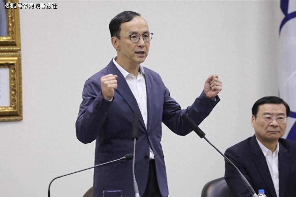 国民党透露“侯康”与“赖萧”只差0.4%,绿营内参亦显示蓝超白_朱立伦_支持_柯文哲