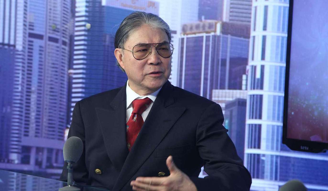 霍震霆获香港最高荣誉,三子和儿媳郭晶晶现身祝贺,气场很强_成就_个人