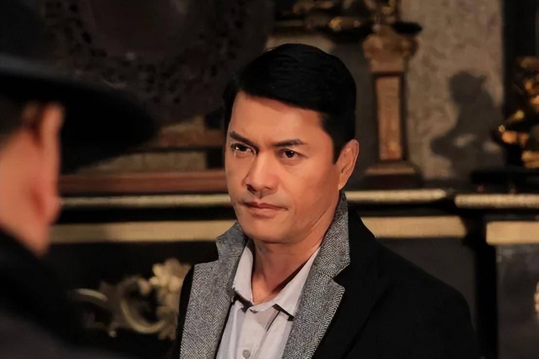 67岁吕良伟堪称冻龄男神,自律达人,他不年轻谁年轻_活动_生活_进行