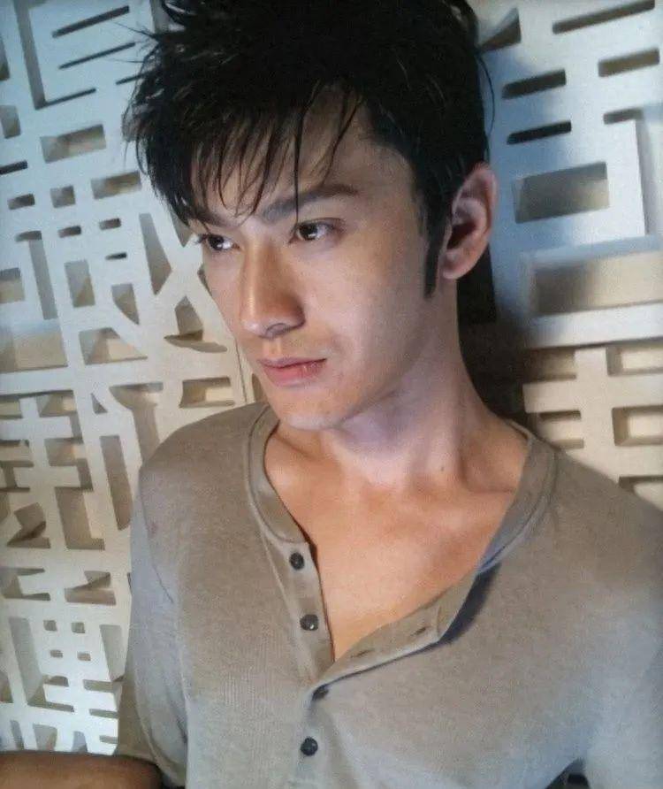 33岁患癌症去世,穿婚纱下葬,男友送13字挽联让人泪崩_黄晓明_李鑫